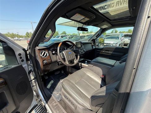 Used 2016 Ford F250 Platinum w/ FX4 Off-Road Package AWD/4WD image 19
