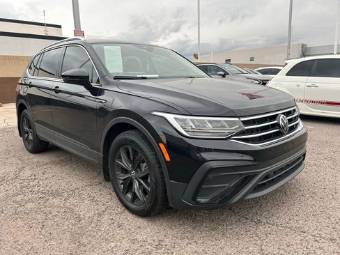 Used 2024 Volkswagen Tiguan SE image 1