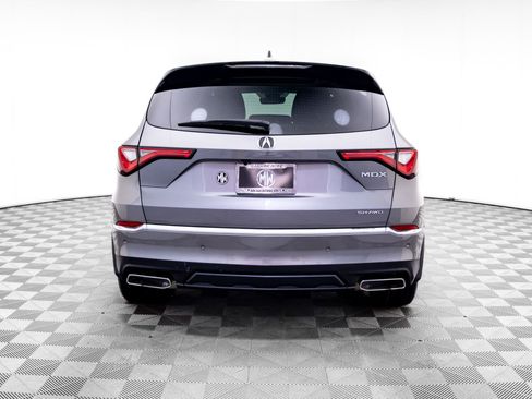 Used 2023 Acura MDX SH-AWD w/ Technology Package image 4