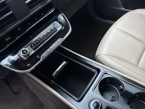 Used 2023 Lincoln Corsair FWD image 27