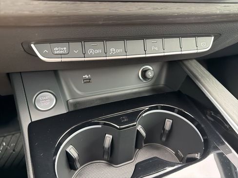 Used 2025 Audi A4 2.0T Premium w/ Convenience Package image 34