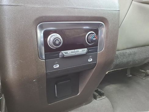 Used 2022 Chevrolet Suburban LT image 16