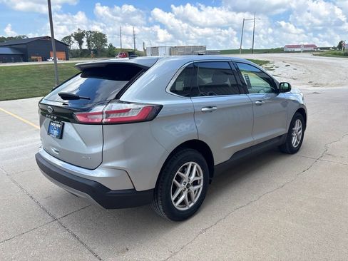 Certified 2023 Ford Edge SEL w/ Convenience Package AWD/4WD image 4