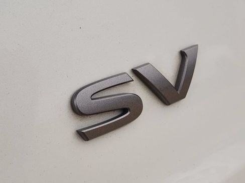 Used 2024 Nissan Rogue SV w/ SV Premium Package FWD image 7