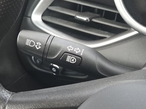 Used 2025 Chevrolet Malibu LT FWD image 36
