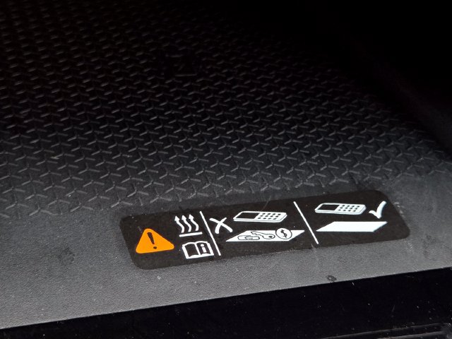 Used 2025 Chevrolet Traverse LT w/ LPO, Floor Liner Package FWD image 7