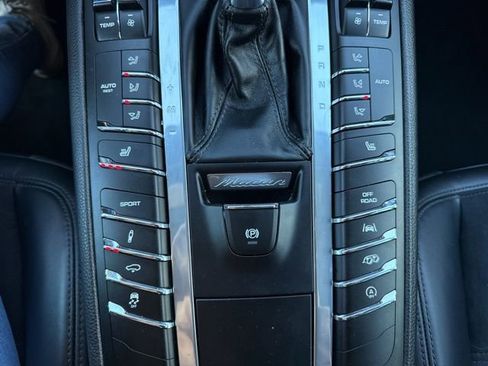 Used 2018 Porsche Macan GTS image 26