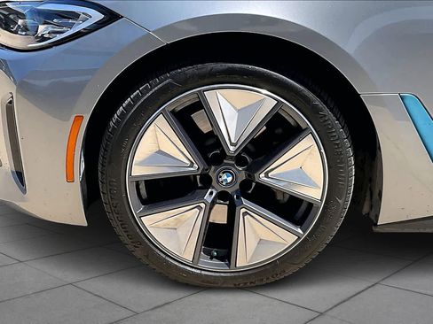 Used 2023 BMW i4 eDrive35 w/ Premium Package RWD image 9