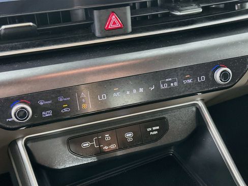 Used 2025 Kia Carnival FWD image 24