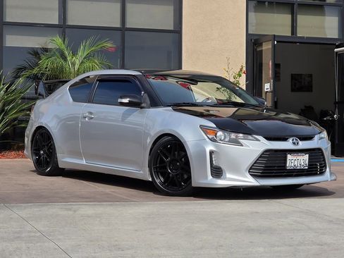 Used 2014 Scion tC FWD image 3