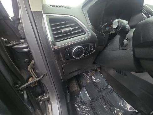 Used 2024 Ford Edge Titanium image 22