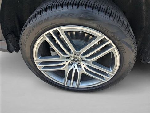 Used 2025 Mercedes-Benz GLS 450 4MATIC image 22