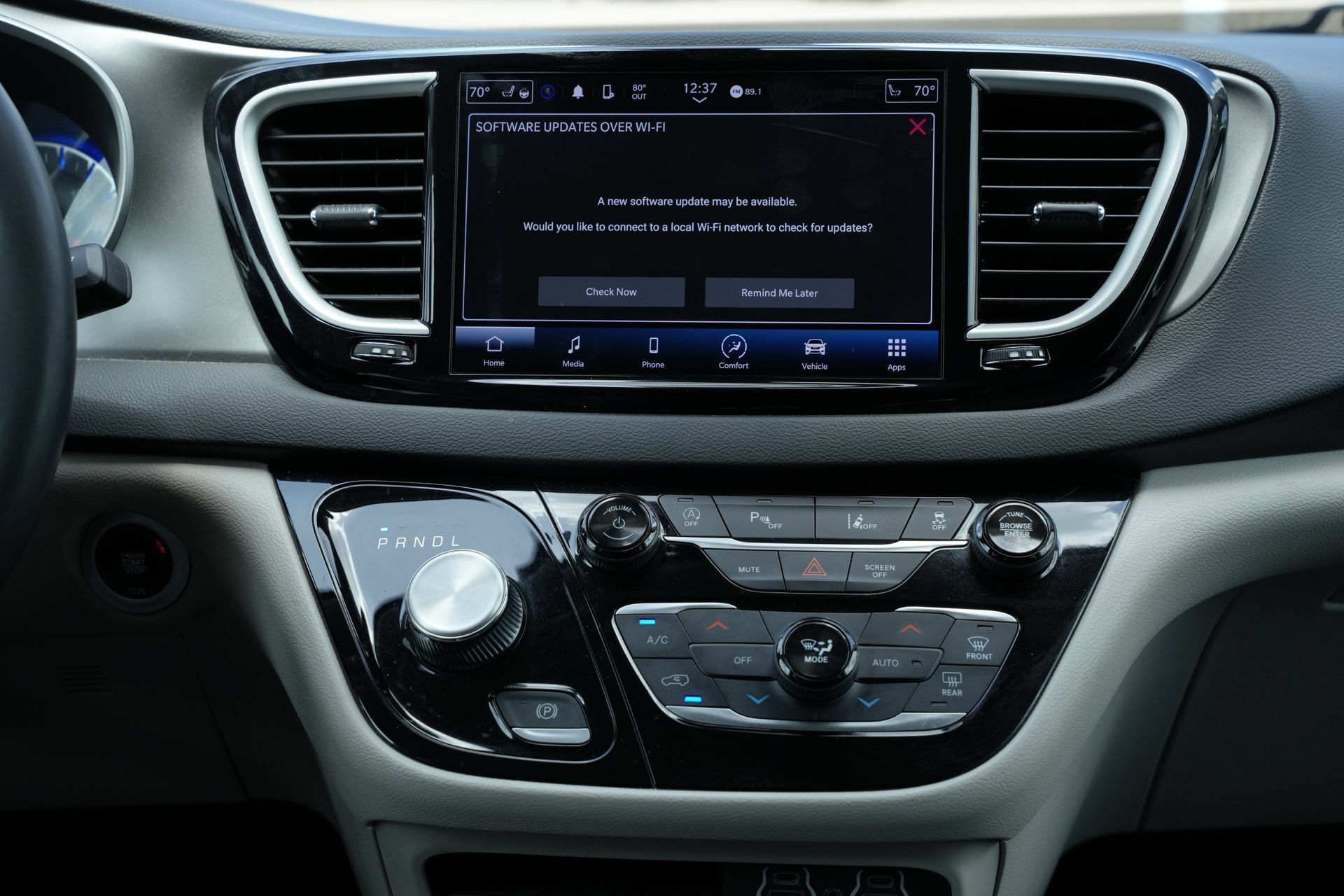 Used 2023 Chrysler Pacifica Touring-L FWD image 13