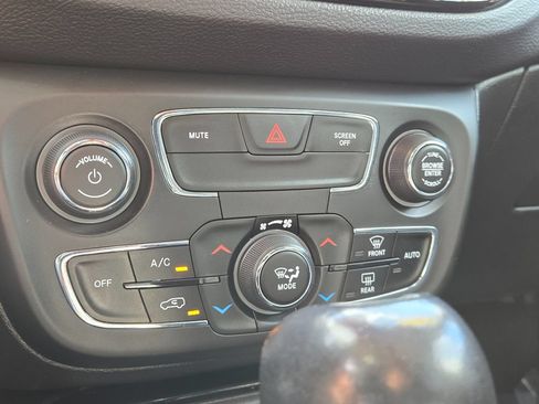 Used 2020 Jeep Compass Limited AWD/4WD image 25