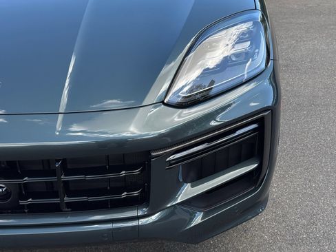 New 2026 Porsche Cayenne Turbo AWD/4WD image 11