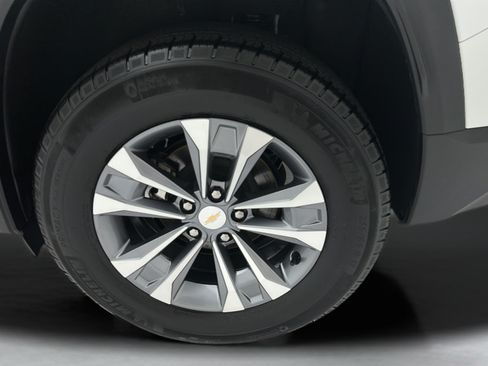 Used 2025 Chevrolet Equinox LT AWD/4WD image 8
