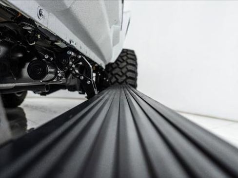 Used 2025 Jeep Gladiator Sport image 8