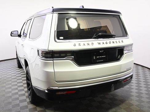 Used 2024 Jeep Grand Wagoneer Series III w/ Rear Seat Video Group 1 AWD/4WD image 4