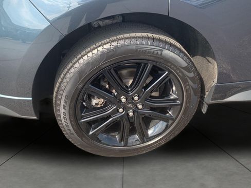 Used 2024 Ford Edge ST-Line w/ Class II Trailer Tow Package AWD/4WD image 22