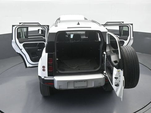 Used 2025 Land Rover Defender 110 S AWD/4WD image 84