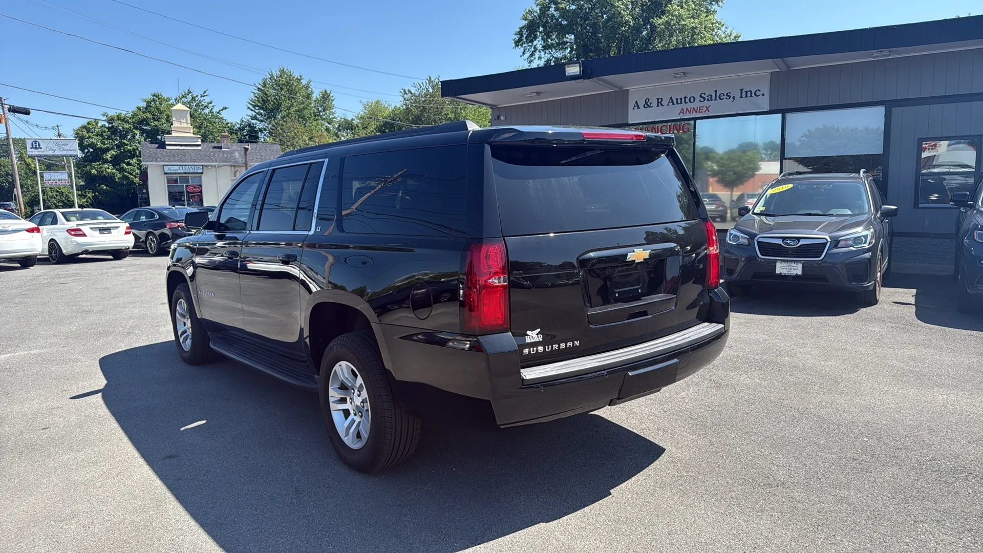 Used 2018 Chevrolet Suburban LT AWD/4WD image 7