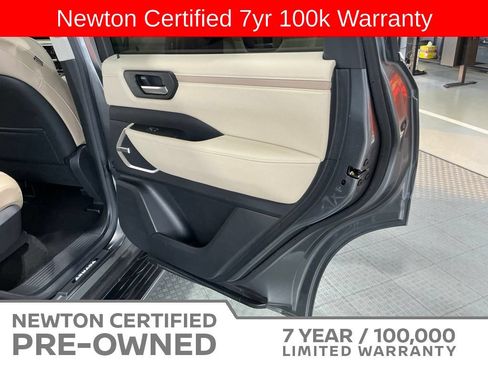 Used 2025 Nissan Armada Platinum Reserve AWD/4WD image 81
