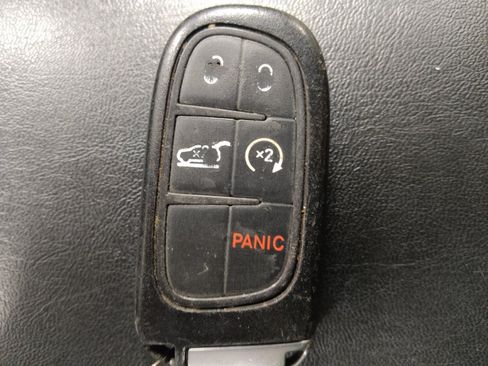 Used 2018 Jeep Cherokee Limited w/ Technology Group AWD/4WD image 32