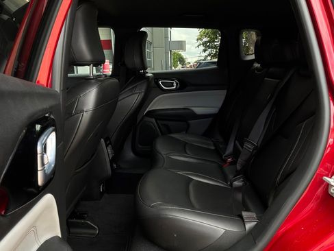 Used 2025 Jeep Compass Limited AWD/4WD image 12