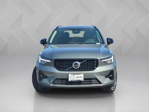 New 2026 Volvo XC40 B5 Plus w/ Climate Package image 2