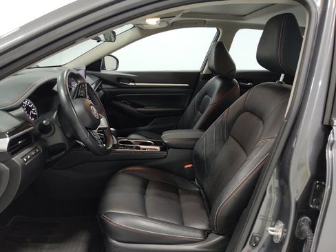 Used 2024 Nissan Altima 2.0 SR FWD image 17