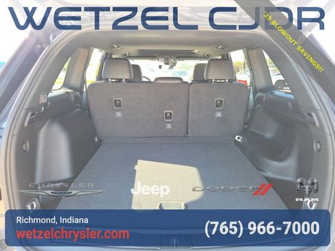 New 2025 Jeep Grand Cherokee Altitude image 7