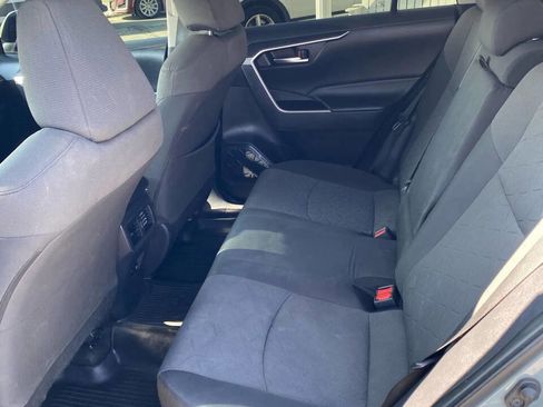 Used 2021 Toyota RAV4 XLE AWD/4WD image 23