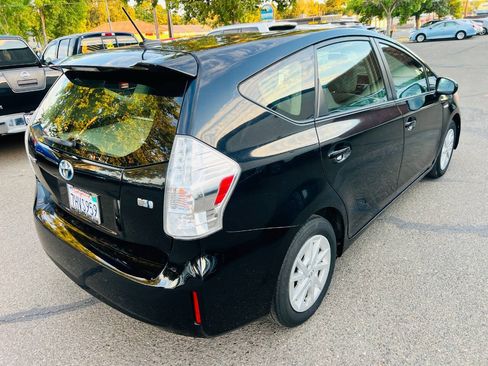Used 2014 Toyota Prius V Three FWD image 3