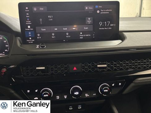 Used 2023 Honda Accord Touring image 5
