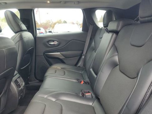 Used 2021 Jeep Cherokee Limited image 37