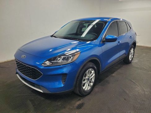 Used 2020 Ford Escape SE image 1