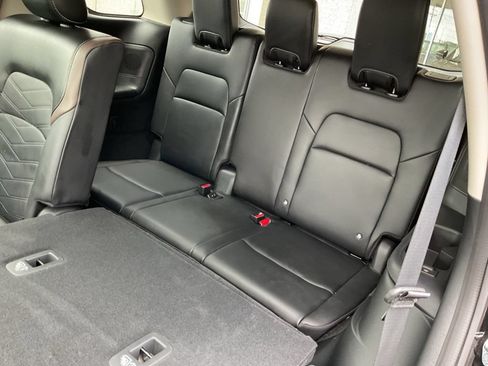 Used 2024 Nissan Pathfinder Platinum w/ Cargo Package AWD/4WD image 22