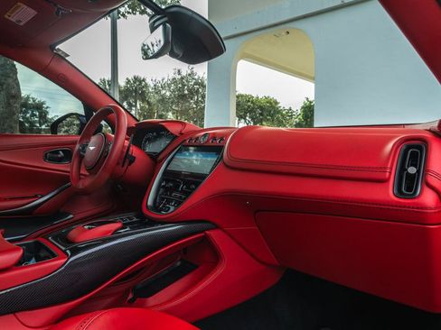 Used 2022 Aston Martin DBX image 28