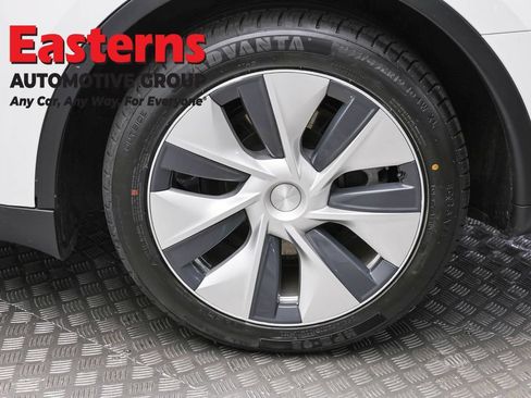 Used 2021 Tesla Model Y Long Range AWD/4WD image 8