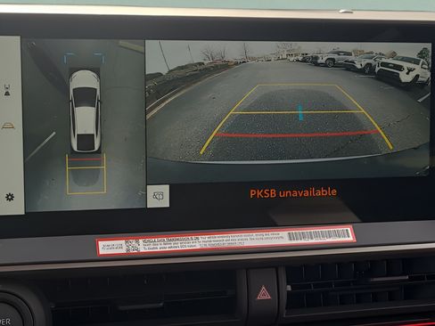 New 2026 Toyota Prius Plug-In Hybrid FWD image 18