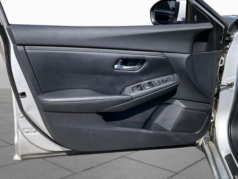Used 2022 Nissan Sentra SV FWD image 21