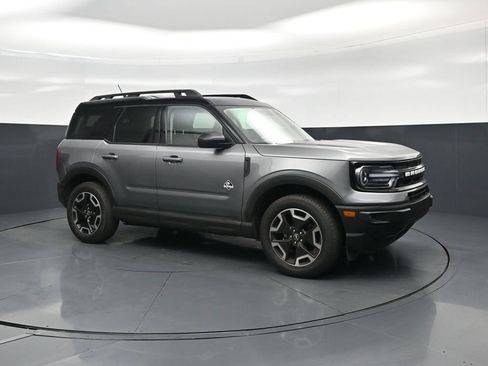 Used 2022 Ford Bronco Sport Outer Banks w/ Tech Package AWD/4WD image 58