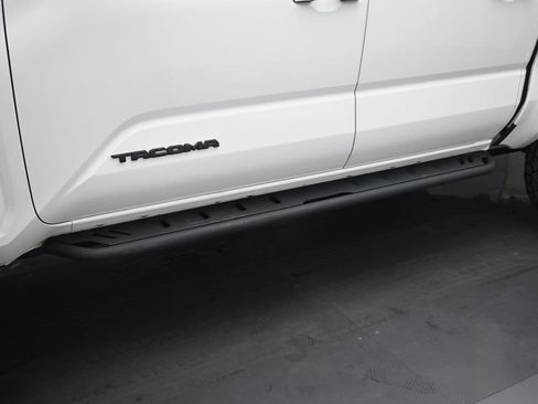 Used 2025 Toyota Tacoma SR5 AWD/4WD image 24