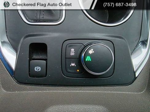 Used 2021 Chevrolet Traverse Premier FWD image 18