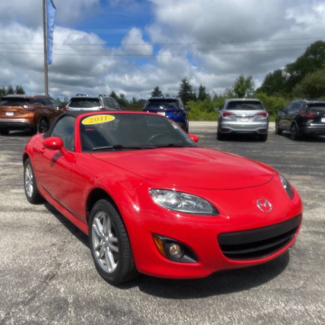 Used 2011 MAZDA MX-5 Miata Sport w/ Convenience Pkg RWD image 4