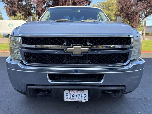 Used 2011 Chevrolet Silverado 3500 W/T AWD/4WD image 5