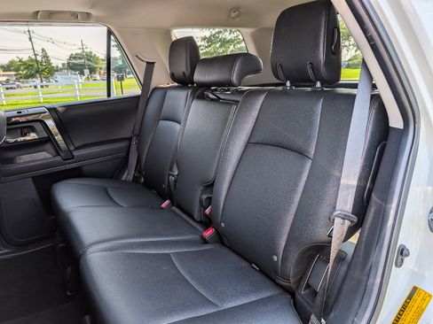 Used 2020 Toyota 4Runner Venture w/ Moonroof Package AWD/4WD image 18