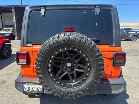 Used 2020 Jeep Wrangler Unlimited Sahara AWD/4WD image 6