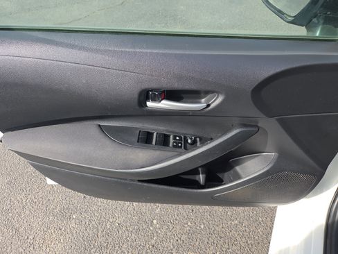 Used 2020 Toyota Corolla LE FWD image 11