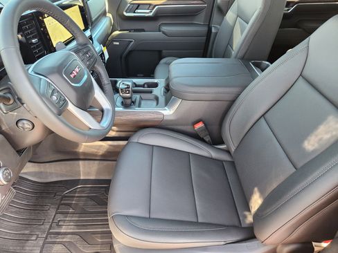 New 2026 GMC Sierra 1500 SLT image 9